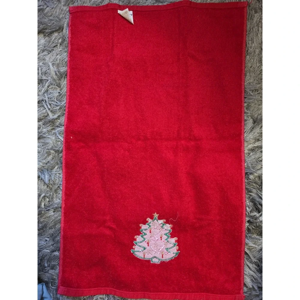 Vintage R.A. Briggs Christmas Towel Set – Bath Towel + Hand Towel – Embroidered